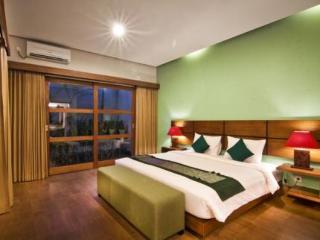 Room thumbnail 3