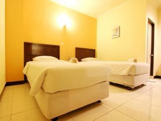 Room thumbnail 6