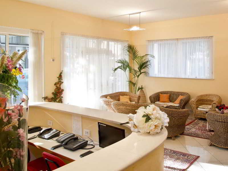 Lobby
 di Silvie Rose