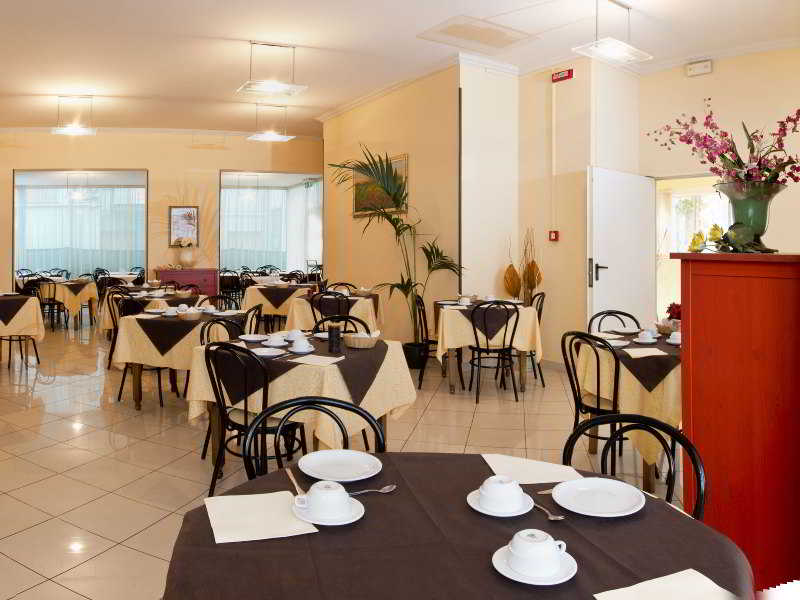 Restaurant
 di Silvie Rose