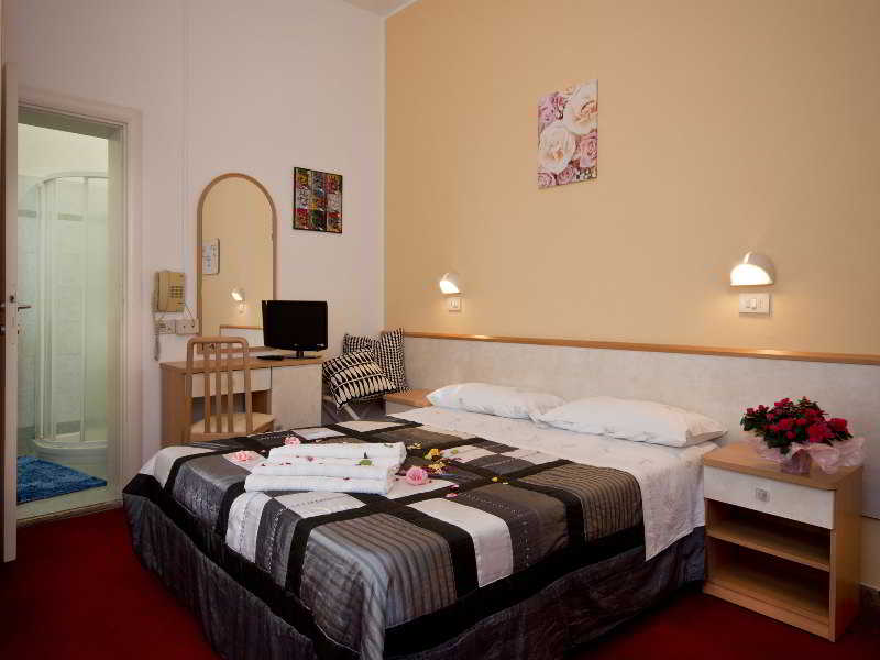Silvie Rose, Rimini