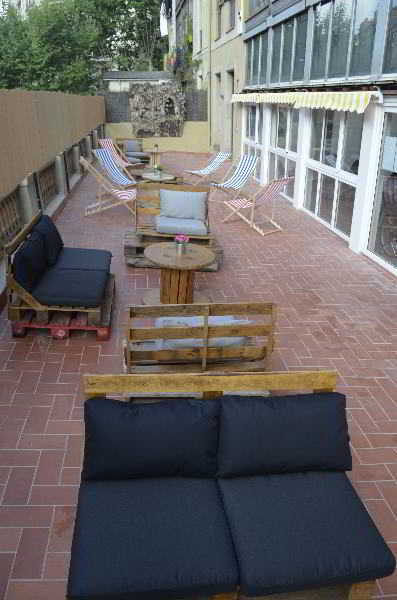 Terrace thumbnail 15