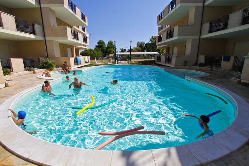 Pool
 di Green Bay Village