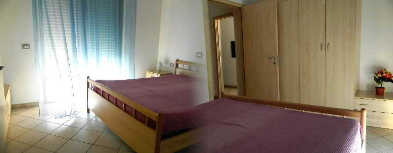 Room
 di Green Bay Village