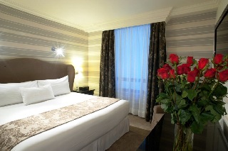 Room
 di Dann Carlton Quito