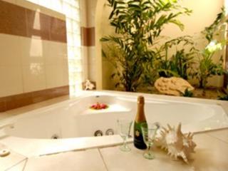 General view
 di Mana Island Resort  Spa