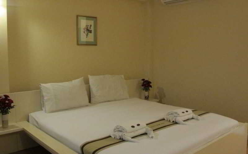 Room thumbnail 1