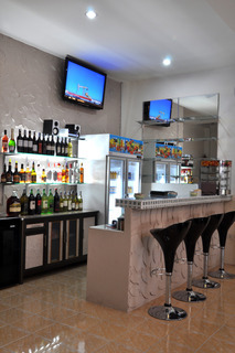 Bar thumbnail 1