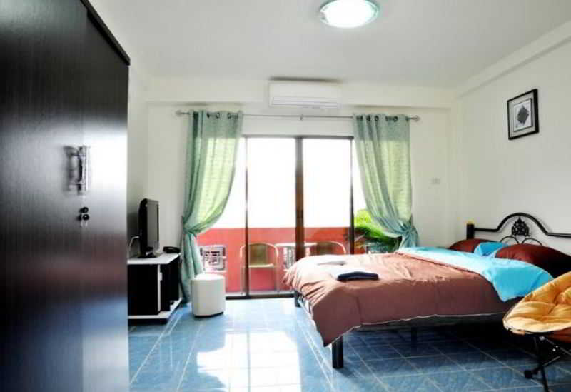 Room thumbnail 8