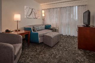 One Bedroom Suite - King - Mobility/Hearing Accessible - Tub