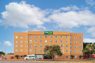 City Express Jr by Marriott Cdel Carmen Aeropuerto