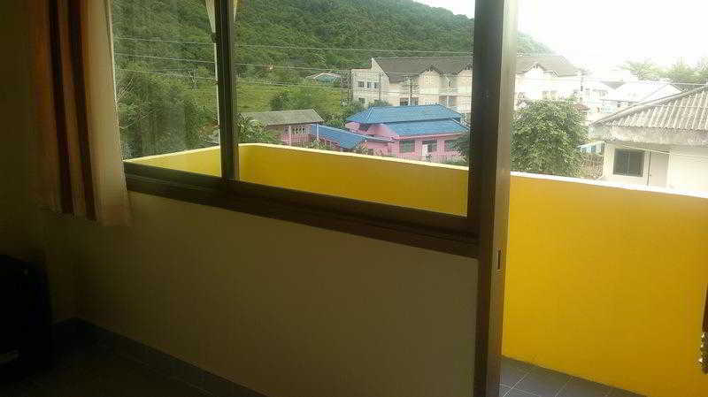 Room thumbnail 9