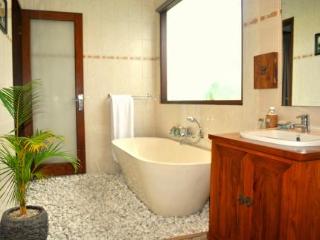 General view thumbnail 2