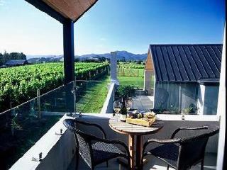 General view
 di Takatu Lodge  Vineyard