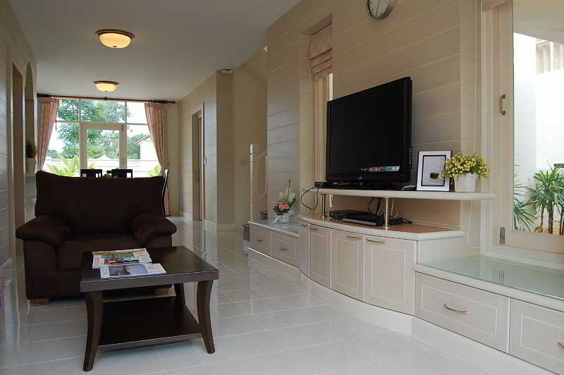 Room thumbnail 12