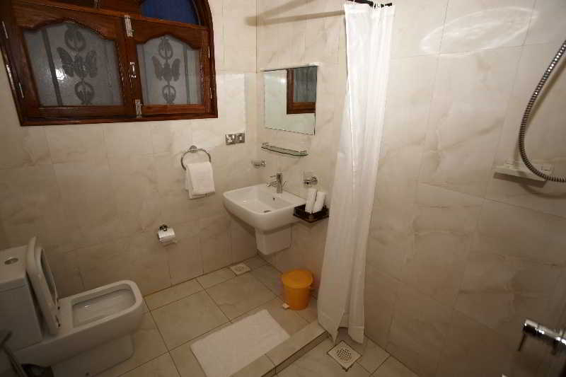 Room thumbnail 3