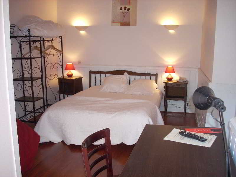 P'Tit Dej-Hotel Tours Sud-Ouest Les Trois Lys, Tours