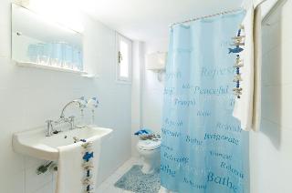 Aglaia Apartments