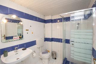 Aquarius Apartments by Checkin