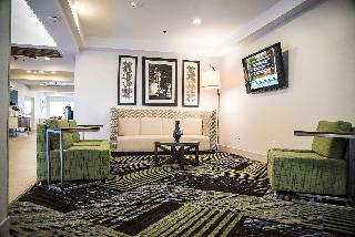 Holiday Inn Express Hotel & Suites Alexandria