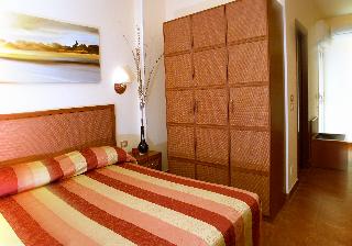 Hotel Baia dei Faraglioni, Puglia