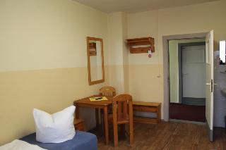 Pension Schwalbenweg, Berlin