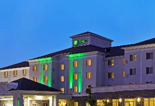 Holiday Inn & Suites Bloomington-Airport