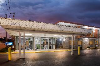 Travelodge by Wyndham Bloomington