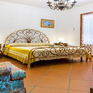 Il Gelso, Puglia