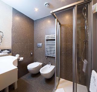 1 KING BED,JRSTE,SOFBD,WIFI,FREPAY,BATHSL