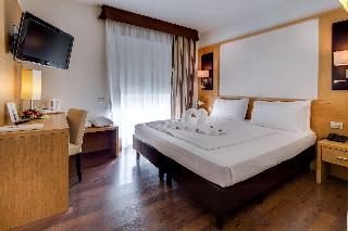 SUITE-1 KING BED,SOFBD,WIFI,FREPAY,BATHSL