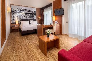 1 KING BED,JRSTE,SOFBD,WIFI,FREPAY,BATHSL