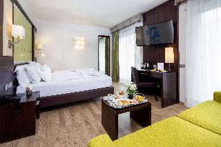 1 KING BED,JRSTE,SOFBD,WIFI,FREPAY,BATHSL