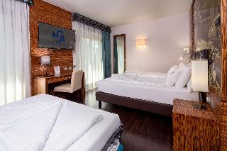 1 KING BED,JRSTE,SOFBD,WIFI,FREPAY,BATHSL