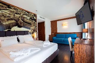 1 KING BED,JRSTE,SOFBD,WIFI,FREPAY,BATHSL