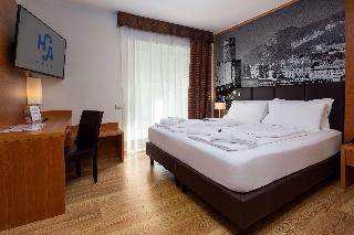 SUITE-1 KING BED,SOFBD,WIFI,FREPAY,BATHSL