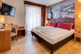 SUITE-1 KING BED,SOFBD,WIFI,FREPAY,BATHSL