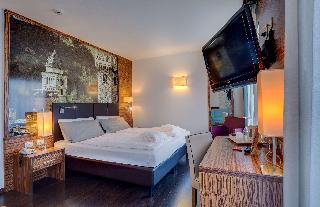 1 KING BED,JRSTE,SOFBD,WIFI,FREPAY,BATHSL