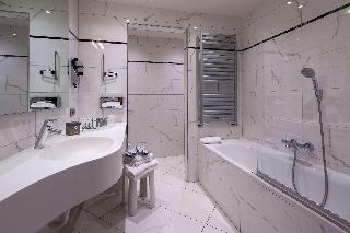 1 KING BED,JRSTE,SOFBD,WIFI,FREPAY,BATHSL