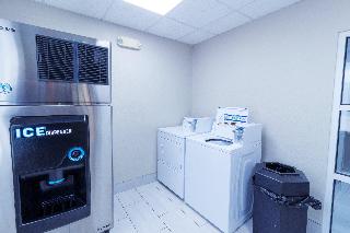 Holiday Inn Express Hotel & Suites Crestview