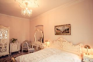 Room Room