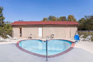 Travelodge by Wyndham Clarksville