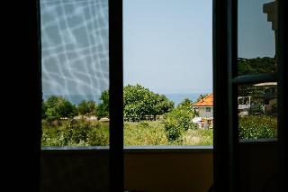 Karavostasi Beach
