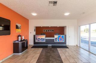 Motel 6 Clinton OK