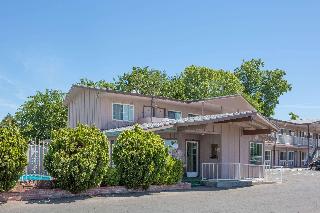 Super 8 by Wyndham Booneville