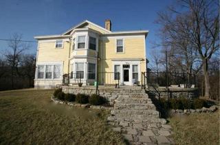 Six Acres Bed & Breakfast