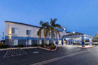 Days Inn by Wyndham Lathrop