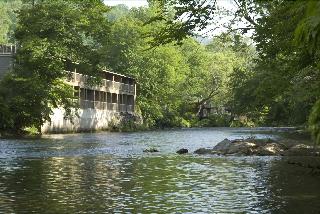 River's Edge Motel