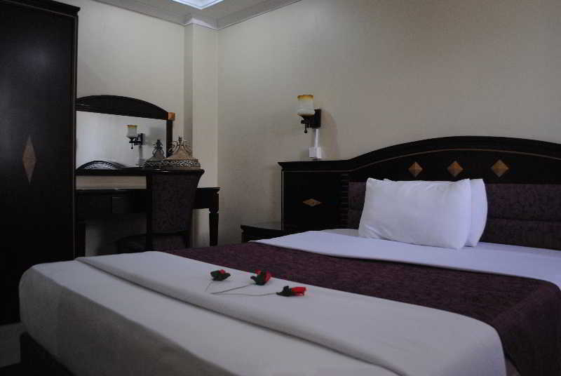 Room thumbnail 5