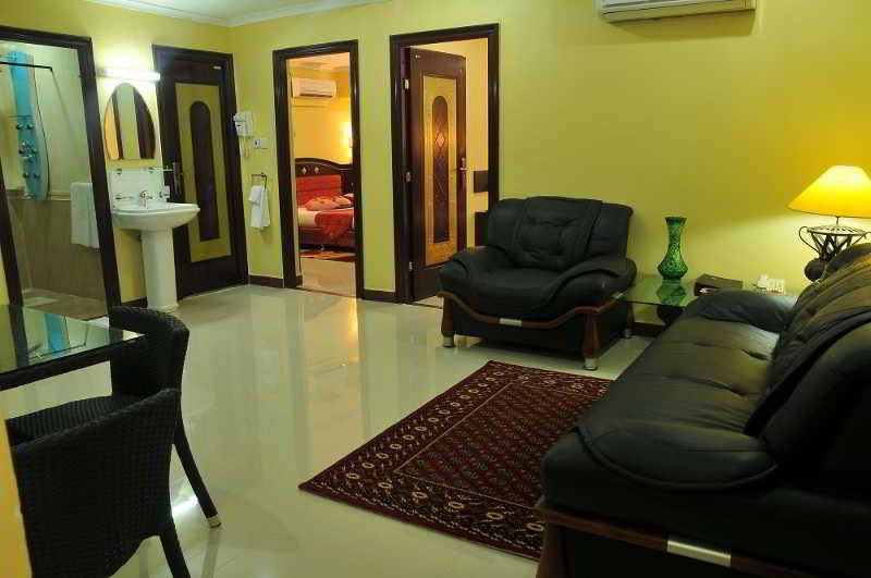 Room thumbnail 6